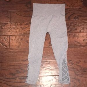 4 for $20 🫶🏻 Capri Leggings Small/medium